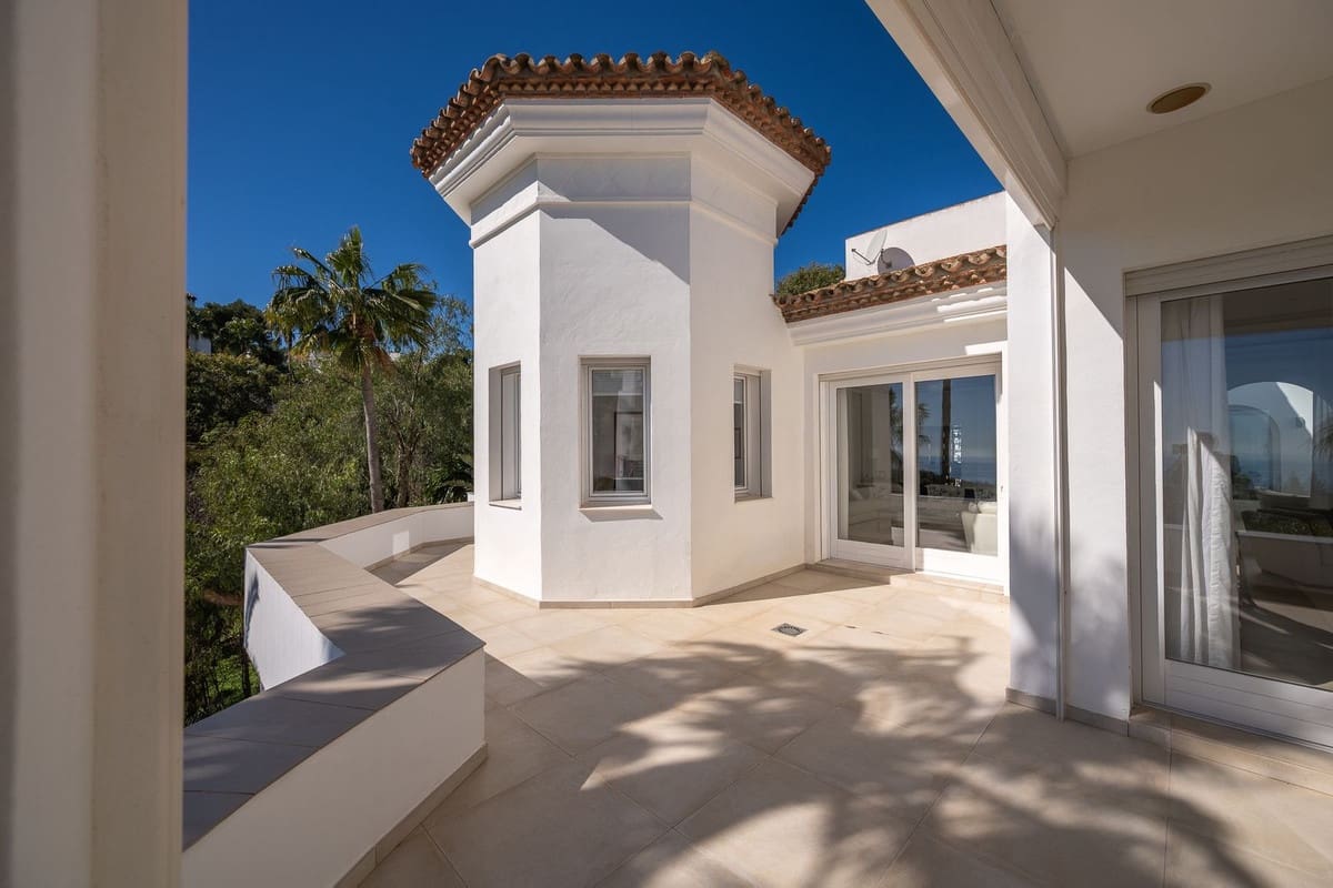 Chalet de 9 habitaciones en Marbella en venta con piscina garaje - 4.495.000 € (Ref: 10079020)