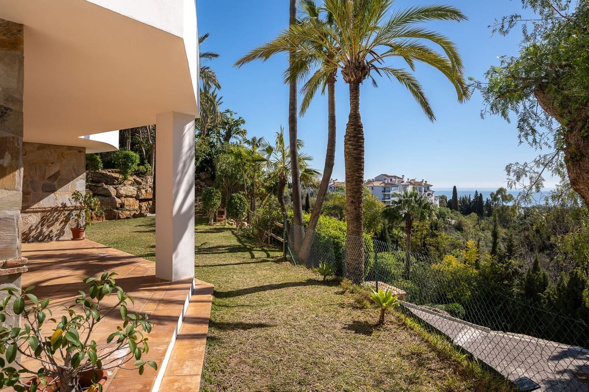 Chalet de 9 habitaciones en Marbella en venta con piscina garaje - 4.495.000 € (Ref: 10079020)