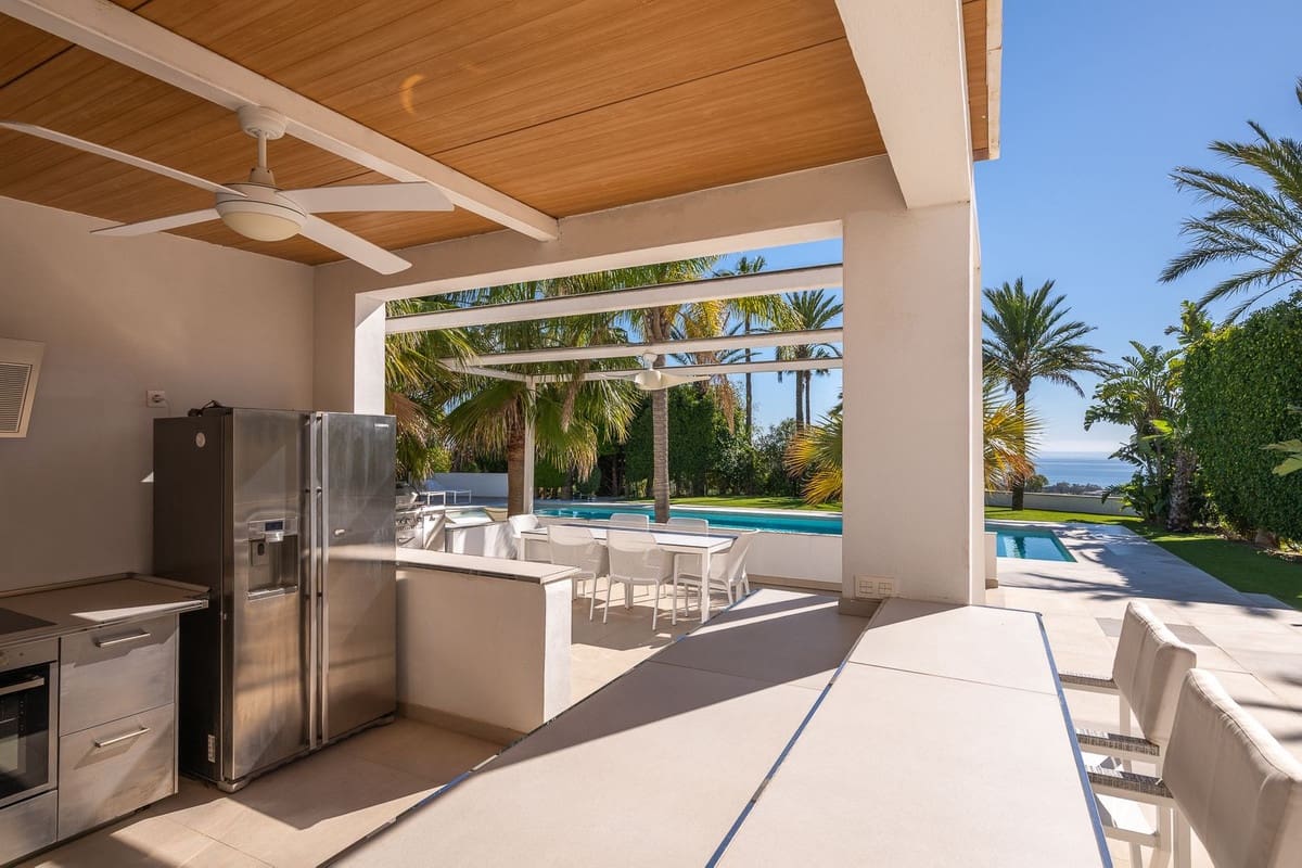 Chalet de 9 habitaciones en Marbella en venta con piscina garaje - 4.495.000 € (Ref: 10079020)