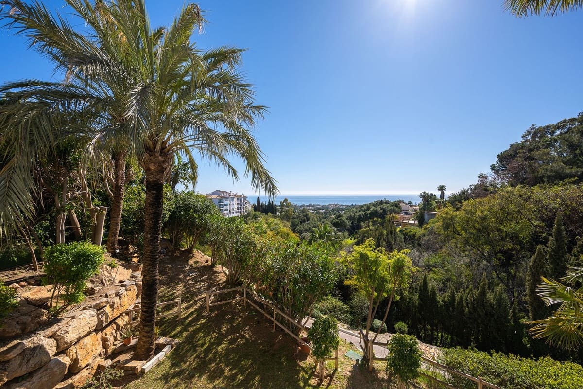 Chalet de 9 habitaciones en Marbella en venta con piscina garaje - 4.495.000 € (Ref: 10079020)