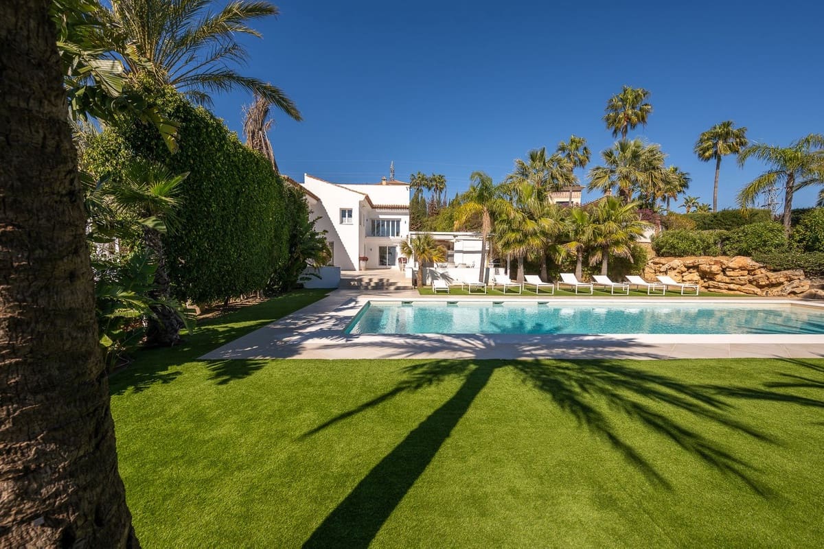 Chalet de 9 habitaciones en Marbella en venta con piscina garaje - 4.495.000 € (Ref: 10079020)