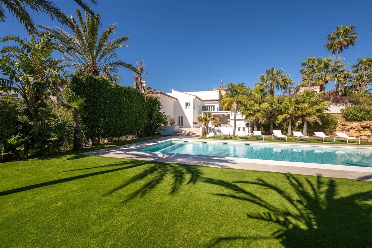 Chalet de 9 habitaciones en Marbella en venta con piscina garaje - 4.495.000 € (Ref: 10079020)