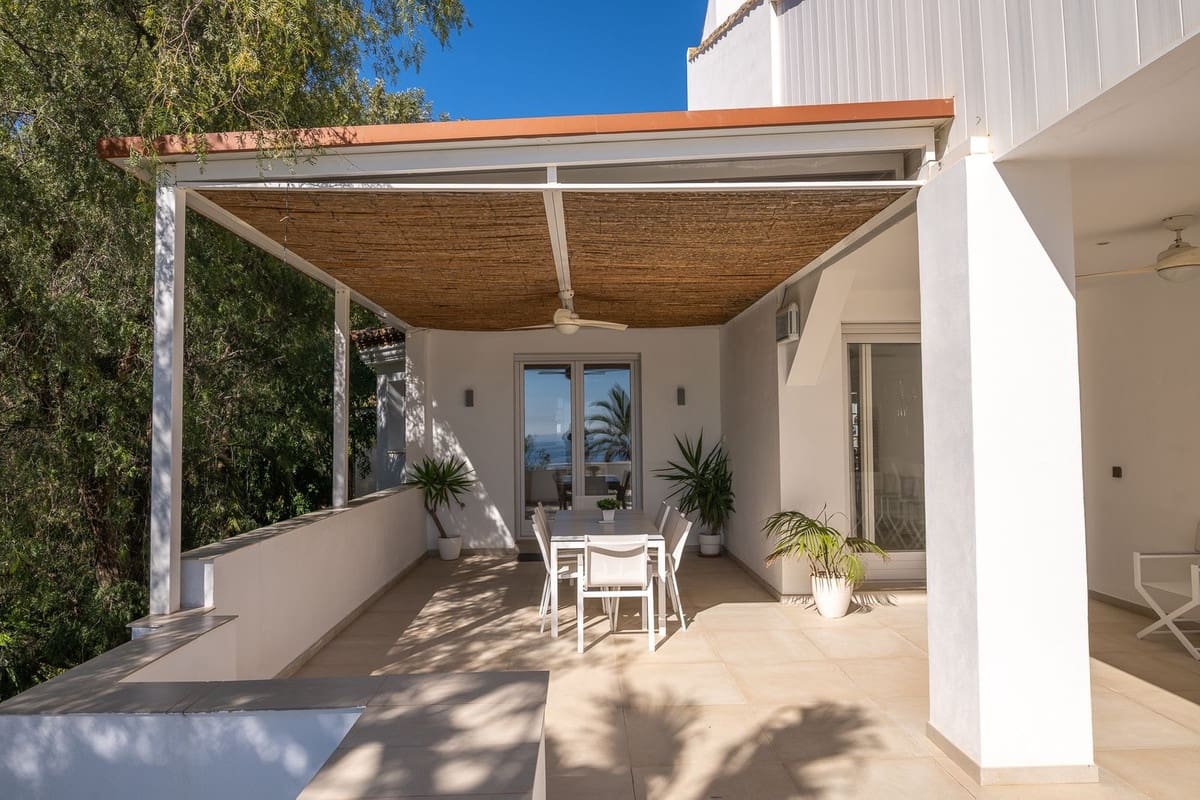 Chalet de 9 habitaciones en Marbella en venta con piscina garaje - 4.495.000 € (Ref: 10079020)