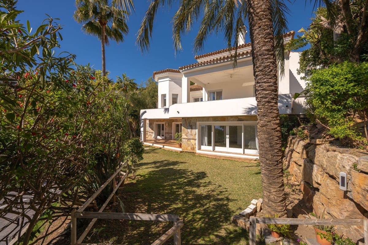 Chalet de 9 habitaciones en Marbella en venta con piscina garaje - 4.495.000 € (Ref: 10079020)