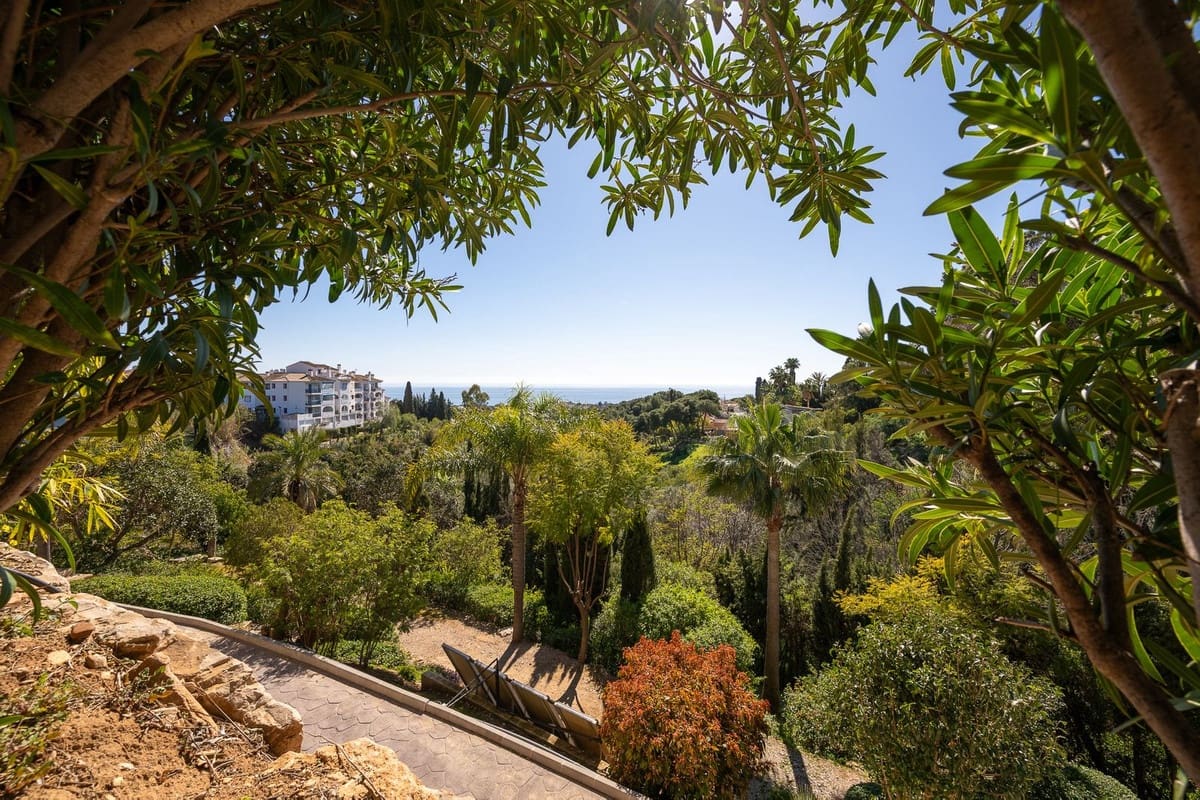 Chalet de 9 habitaciones en Marbella en venta con piscina garaje - 4.495.000 € (Ref: 10079020)