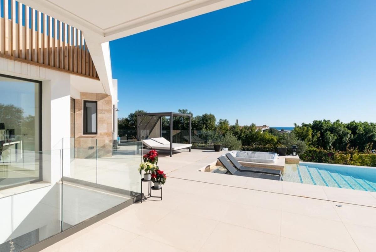 4 sypialnia Willa na sprzedaż w Los Arqueros z basenem garażem - 3 995 000 € (Ref: 10079021)