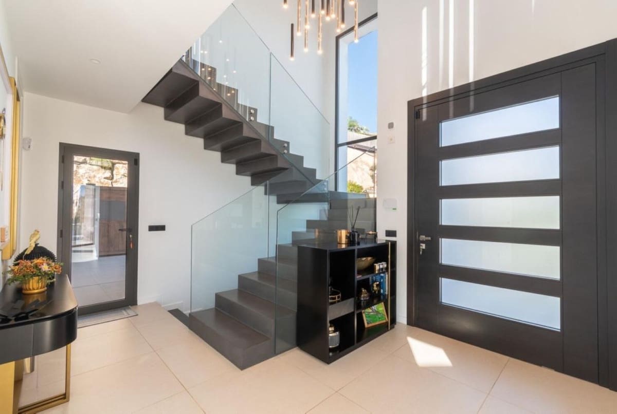 4 sypialnia Willa na sprzedaż w Los Arqueros z basenem garażem - 3 995 000 € (Ref: 10079021)