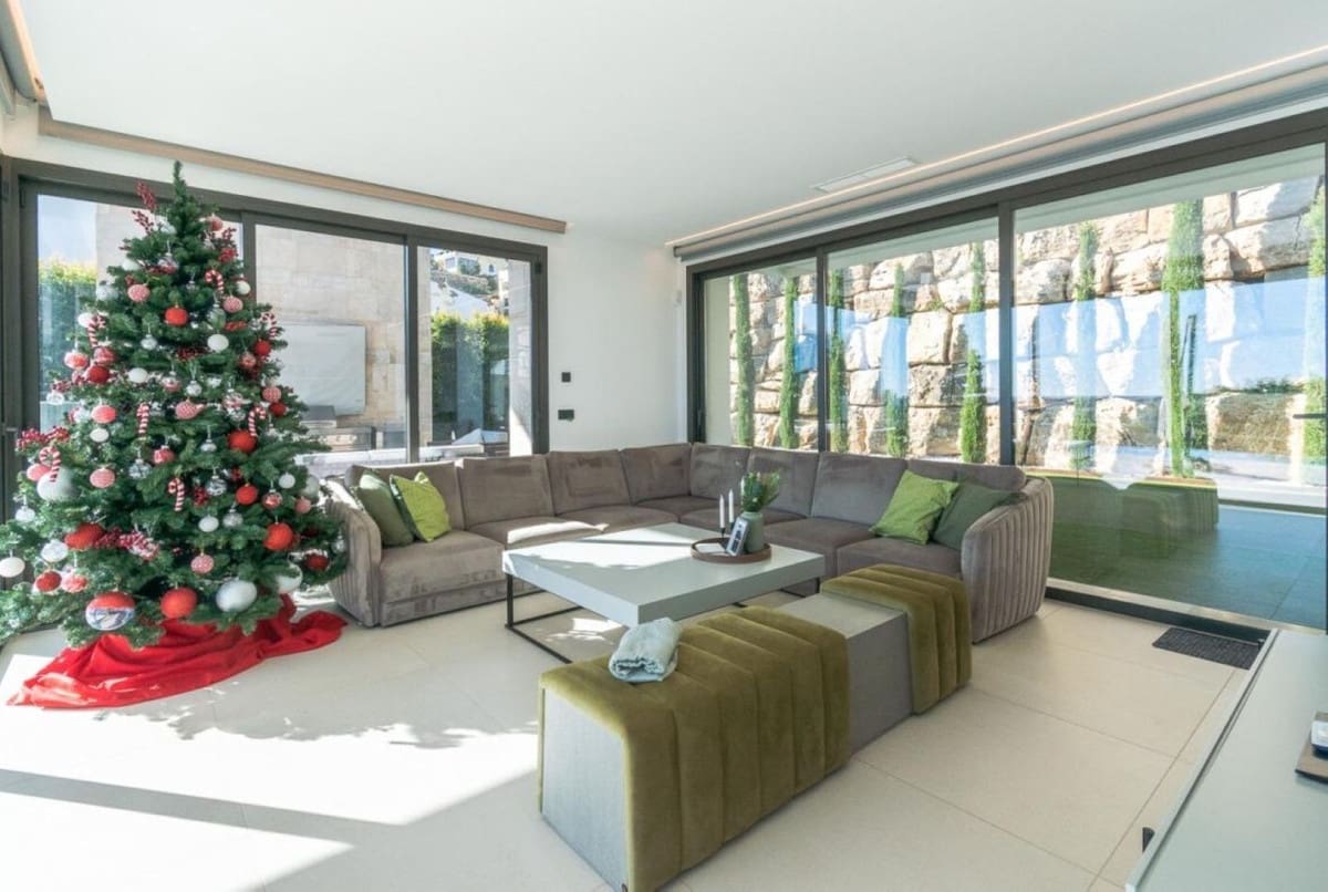 4 sypialnia Willa na sprzedaż w Los Arqueros z basenem garażem - 3 995 000 € (Ref: 10079021)