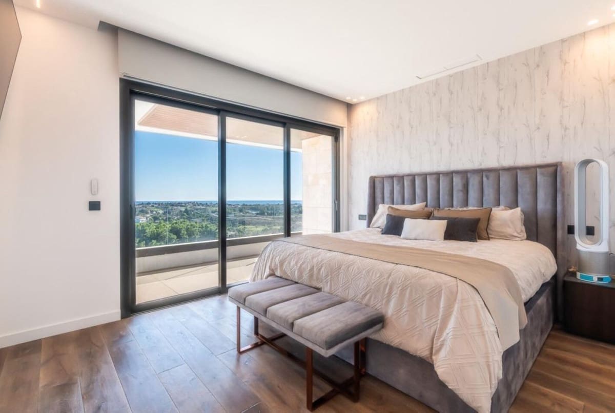 4 sypialnia Willa na sprzedaż w Los Arqueros z basenem garażem - 3 995 000 € (Ref: 10079021)
