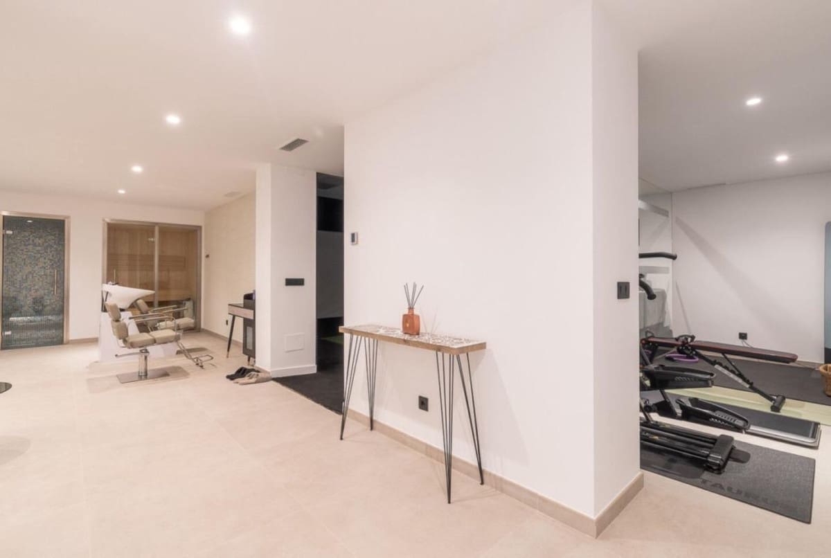 4 sypialnia Willa na sprzedaż w Los Arqueros z basenem garażem - 3 995 000 € (Ref: 10079021)