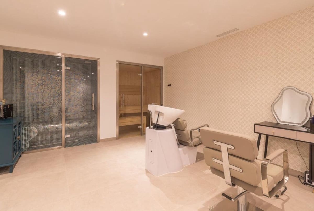 4 sypialnia Willa na sprzedaż w Los Arqueros z basenem garażem - 3 995 000 € (Ref: 10079021)