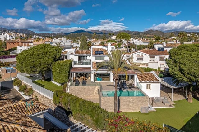 Chalet de 5 habitaciones en Las Chapas, Marbella en venta con piscina garaje - 2.495.000 € (Ref: 10079023)