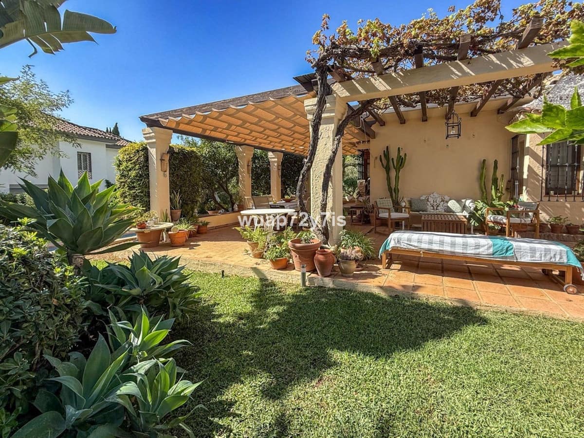 2 quarto Moradia para venda em Marbella com piscina - 2 250 000 € (Ref: 10079024)