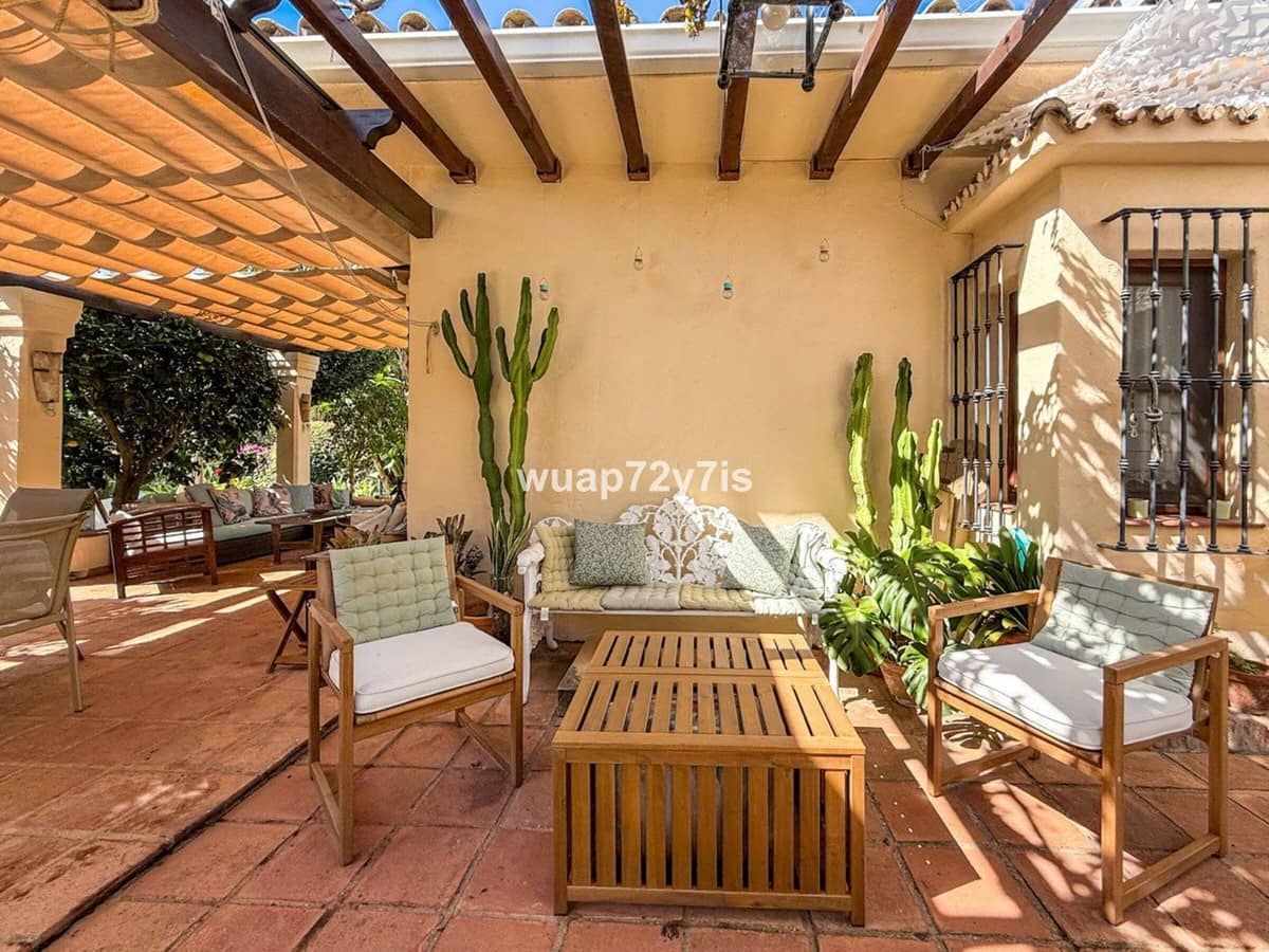 2 quarto Moradia para venda em Marbella com piscina - 2 250 000 € (Ref: 10079024)