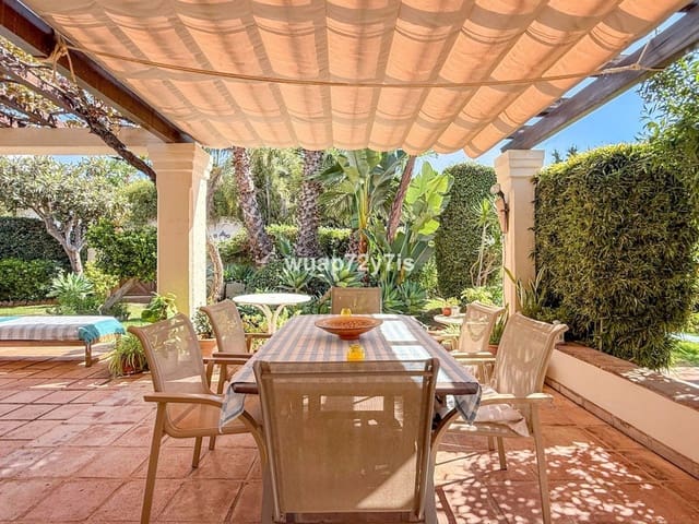 Chalet de 2 habitaciones en Marbella en venta con piscina - 2.250.000 € (Ref: 10079024)