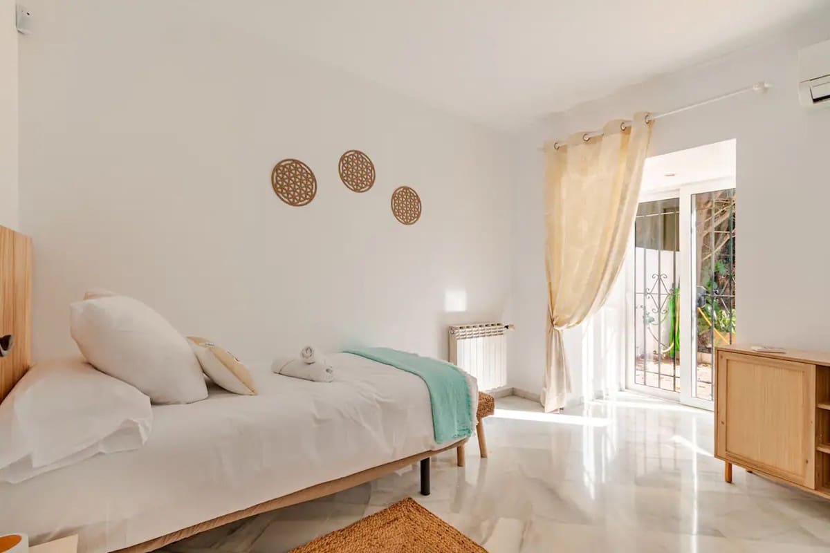 4 slaapkamer Villa te koop in Marbella met zwembad garage - € 1.600.000 (Ref: 10079025)