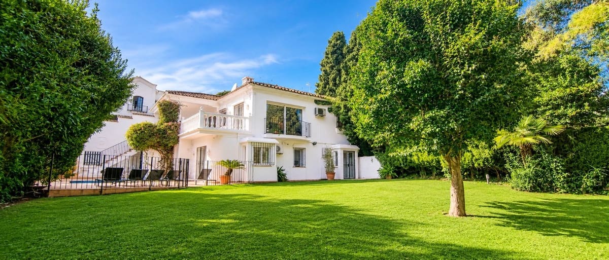 4 slaapkamer Villa te koop in Marbella met zwembad garage - € 1.600.000 (Ref: 10079025)