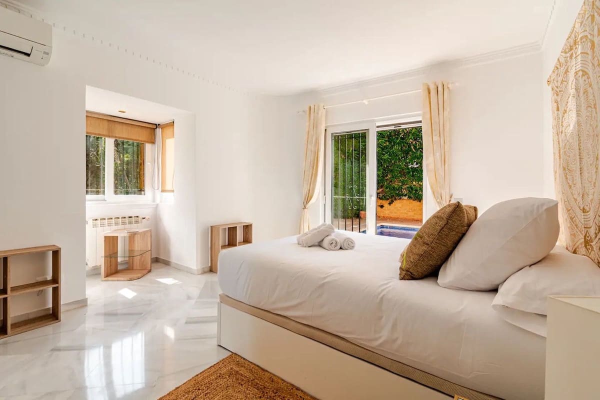 4 slaapkamer Villa te koop in Marbella met zwembad garage - € 1.600.000 (Ref: 10079025)