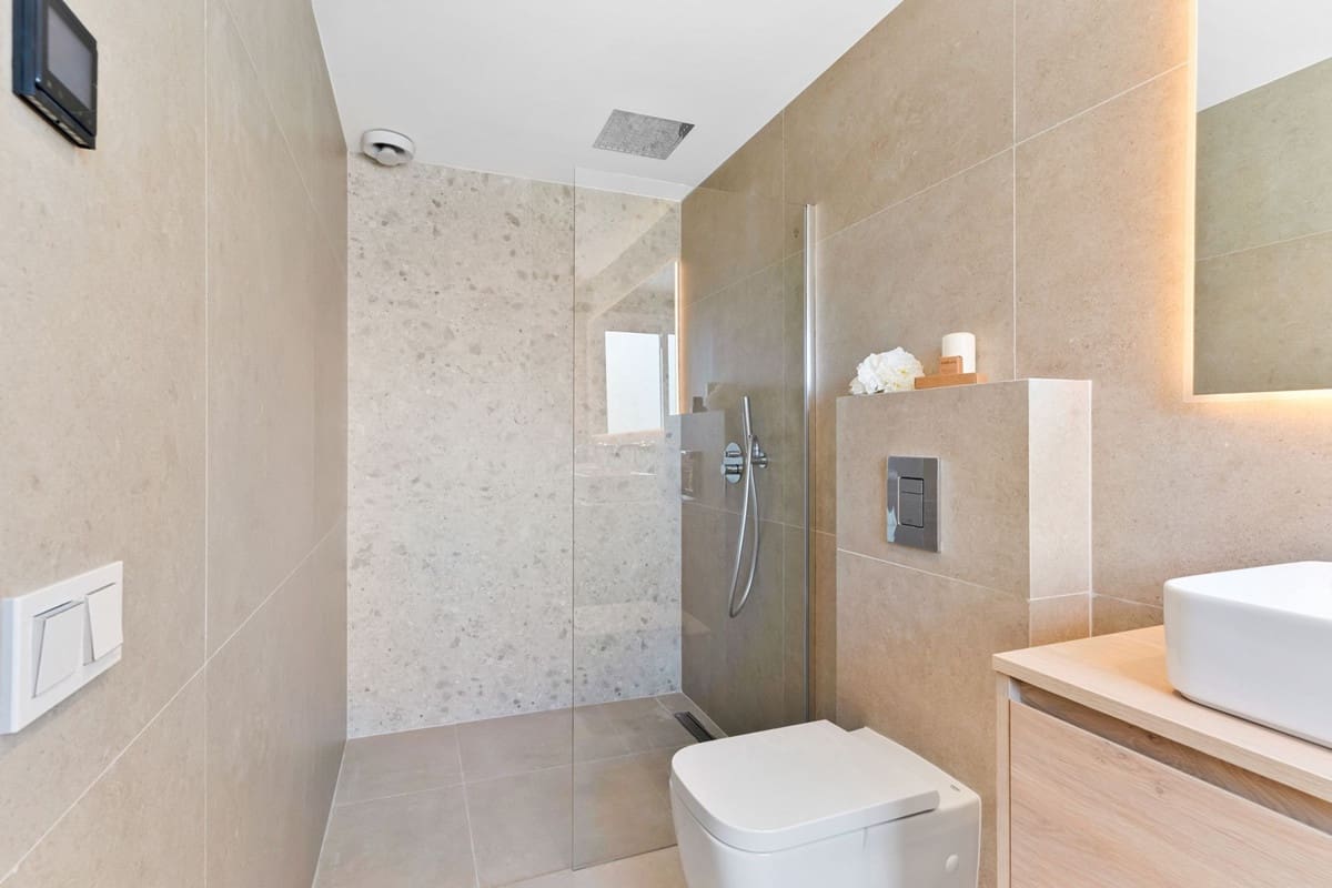 Casa de 4 habitaciones en Marbella en venta con piscina garaje - 1.099.000 € (Ref: 10079028)