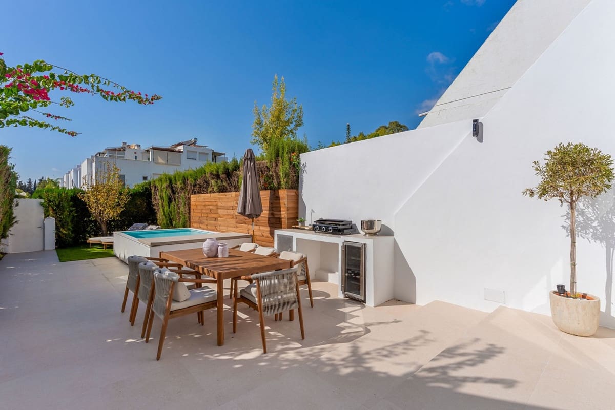 Casa de 4 habitaciones en Marbella en venta con piscina garaje - 1.099.000 € (Ref: 10079028)
