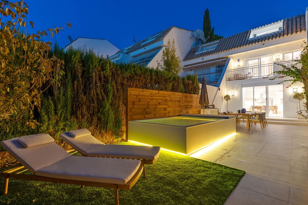 Casa de 4 habitaciones en Marbella en venta con piscina garaje - 1.099.000 € (Ref: 10079028)