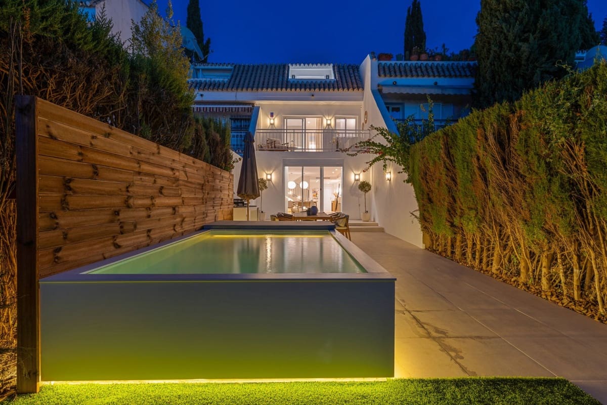 Casa de 4 habitaciones en Marbella en venta con piscina garaje - 1.099.000 € (Ref: 10079028)