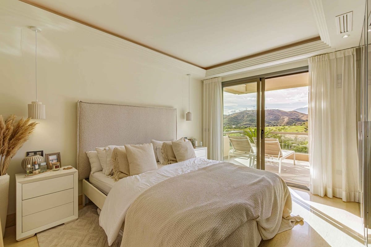 3 Zimmer Apartment zu verkaufen in Los Arqueros mit Pool Garage - 850.000 € (Ref: 10079029)