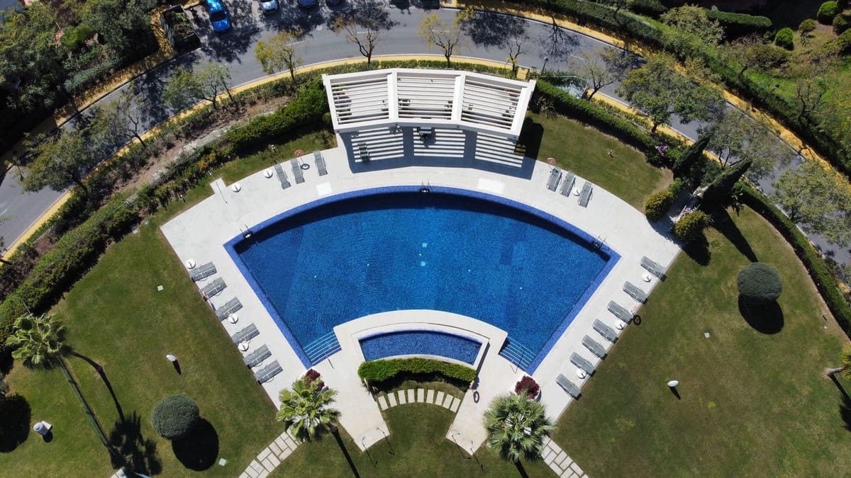 3 Zimmer Apartment zu verkaufen in Los Arqueros mit Pool Garage - 850.000 € (Ref: 10079029)