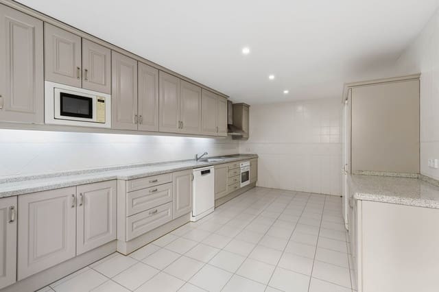 4 Zimmer Apartment zu verkaufen in Los Arqueros, Benahavís mit Pool Garage - 825.000 € (Ref: 10079030)