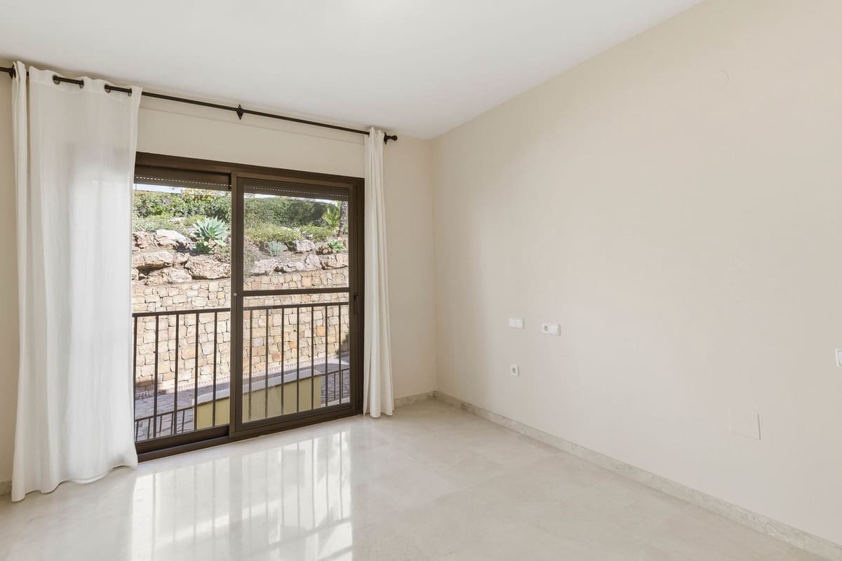 4 Zimmer Apartment zu verkaufen in Los Arqueros mit Pool Garage - 825.000 € (Ref: 10079030)