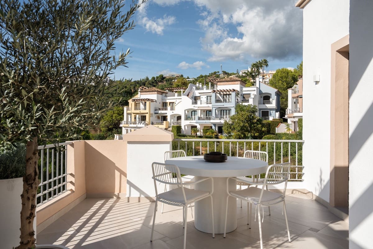 3 soverom Leilighet til salgs i Los Arqueros med svømmebasseng garasje - € 825 000 (Ref: 10079031)