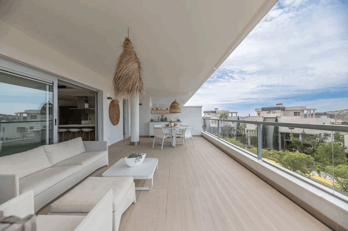 3 Zimmer Apartment zu verkaufen in Los Arqueros mit Pool Garage - 785.000 € (Ref: 10079032)