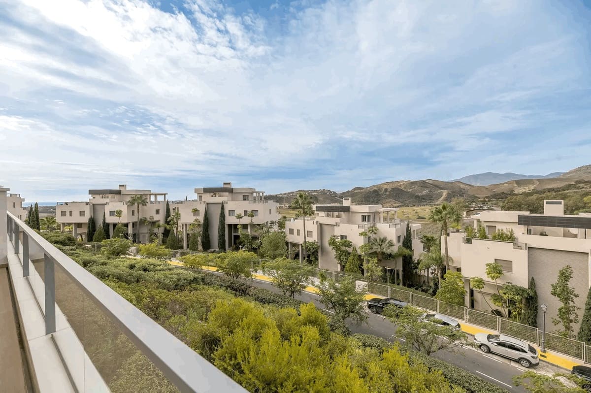 3 Zimmer Apartment zu verkaufen in Los Arqueros mit Pool Garage - 785.000 € (Ref: 10079032)