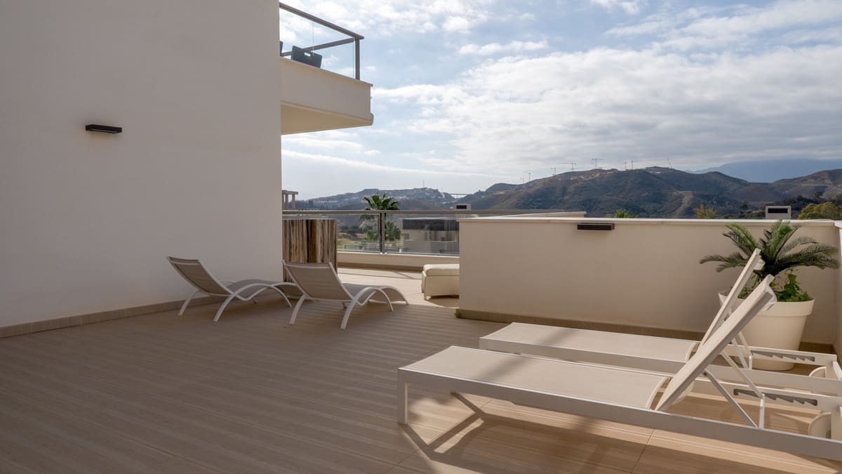 3 Zimmer Apartment zu verkaufen in Los Arqueros mit Pool Garage - 785.000 € (Ref: 10079032)