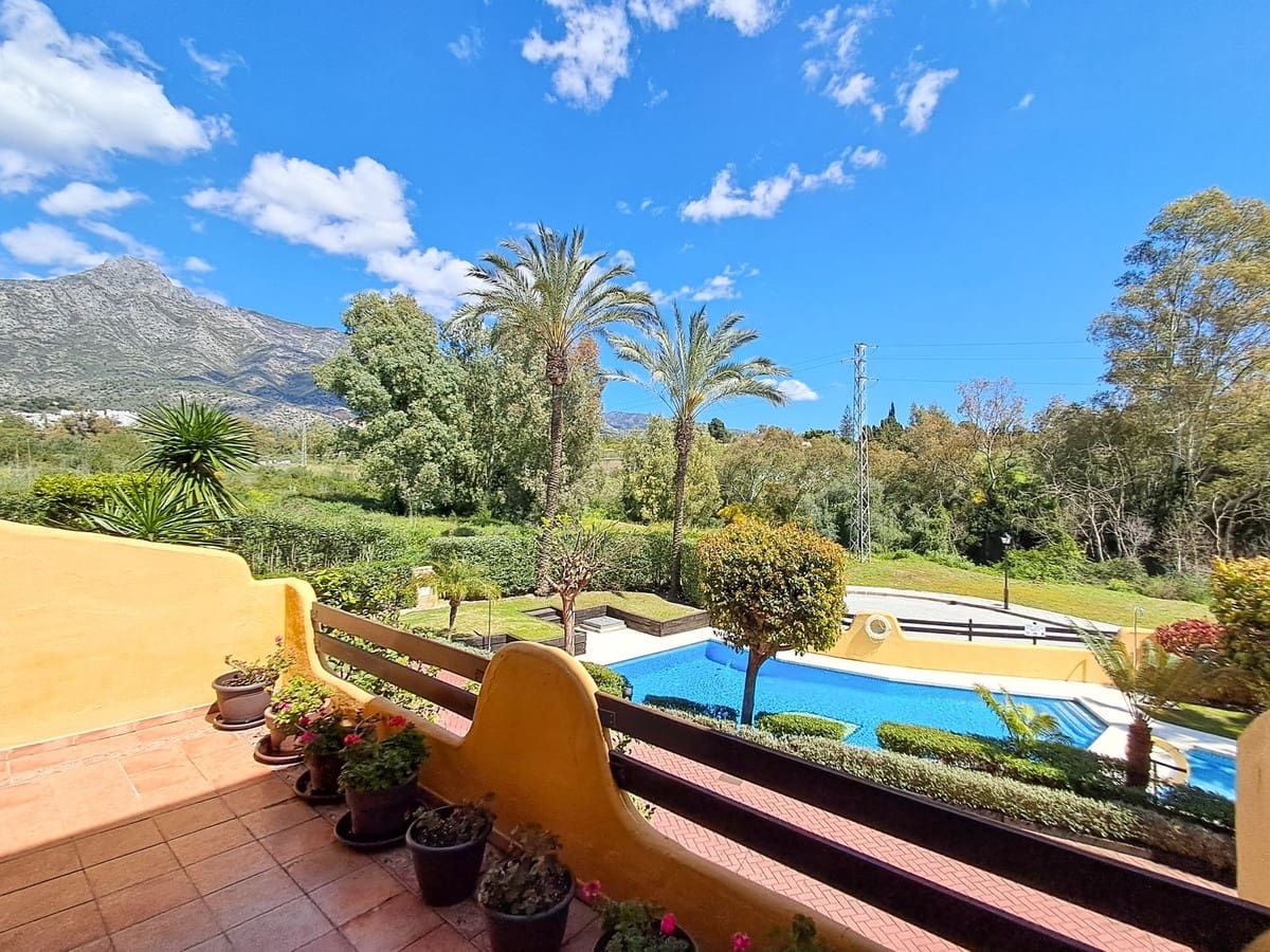 3 Zimmer Haus zu verkaufen in Marbella mit Pool Garage - 785.000 € (Ref: 10079033)
