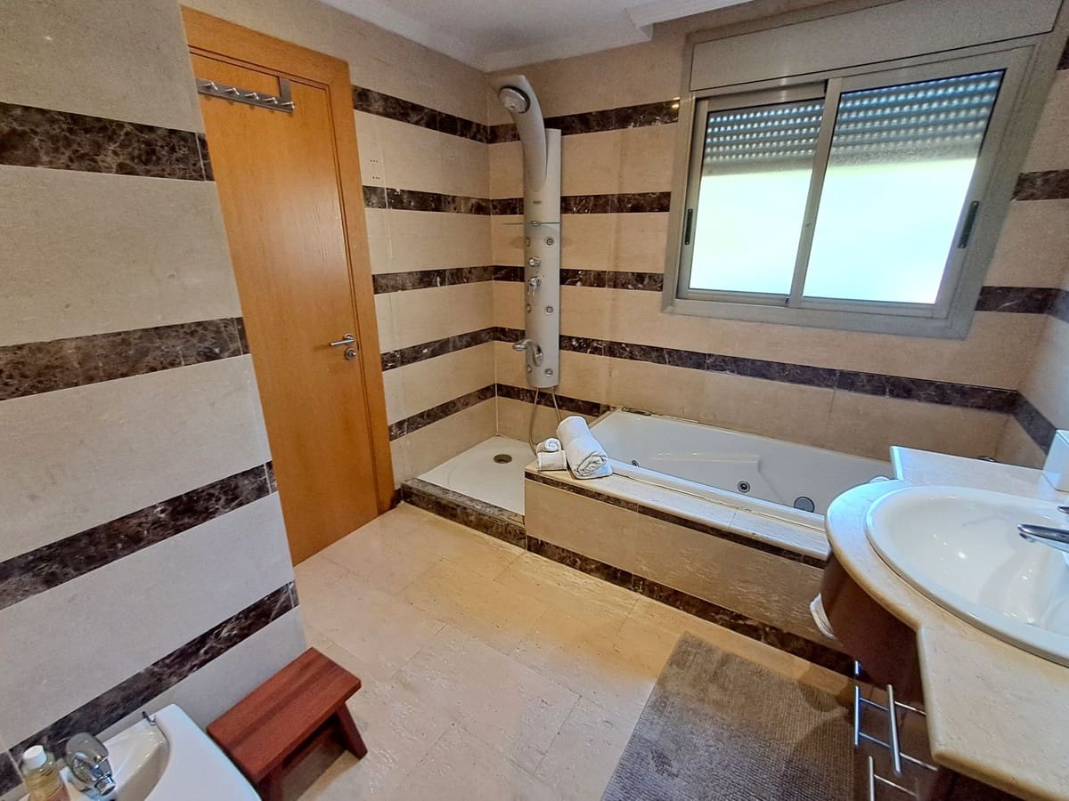 3 Zimmer Haus zu verkaufen in Marbella mit Pool Garage - 785.000 € (Ref: 10079033)