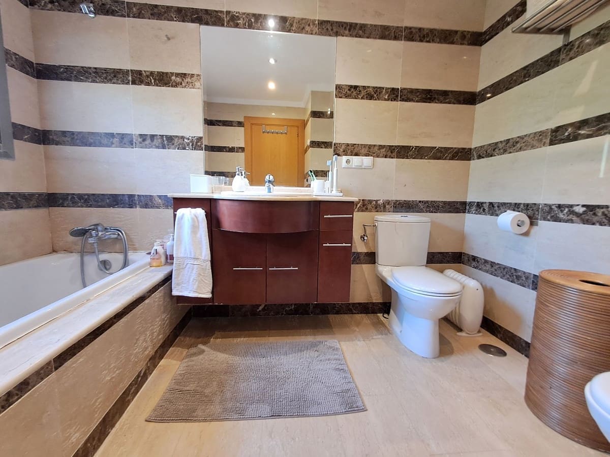 3 Zimmer Haus zu verkaufen in Marbella mit Pool Garage - 785.000 € (Ref: 10079033)