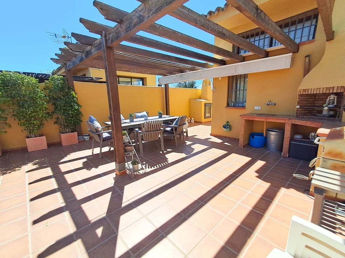 3 Zimmer Haus zu verkaufen in Marbella mit Pool Garage - 785.000 € (Ref: 10079033)