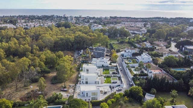 6 makuuhuone Huvila myytävänä paikassa Nueva Atalaya, Estepona - 2 100 000 € (Ref: 7941458)