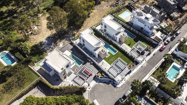 6 soveværelse Villa til salg i Nueva Atalaya, Estepona - € 2.100.000 (Ref: 7941458)