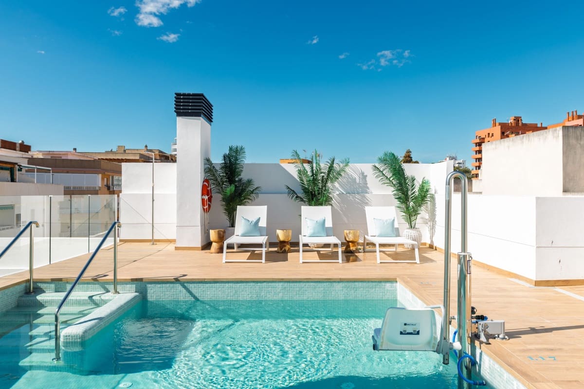 2 soveværelse Lejlighed til salg i Estepona med garage - € 549.000 (Ref: 7941555)