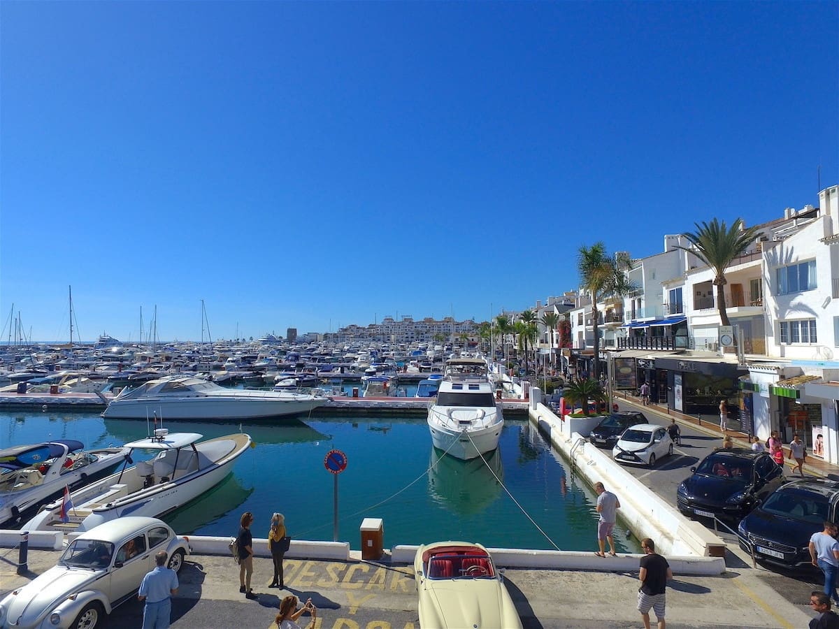 Apartamento de 2 habitaciones en Puerto Banus en venta - 830.000 € (Ref: 7944195)