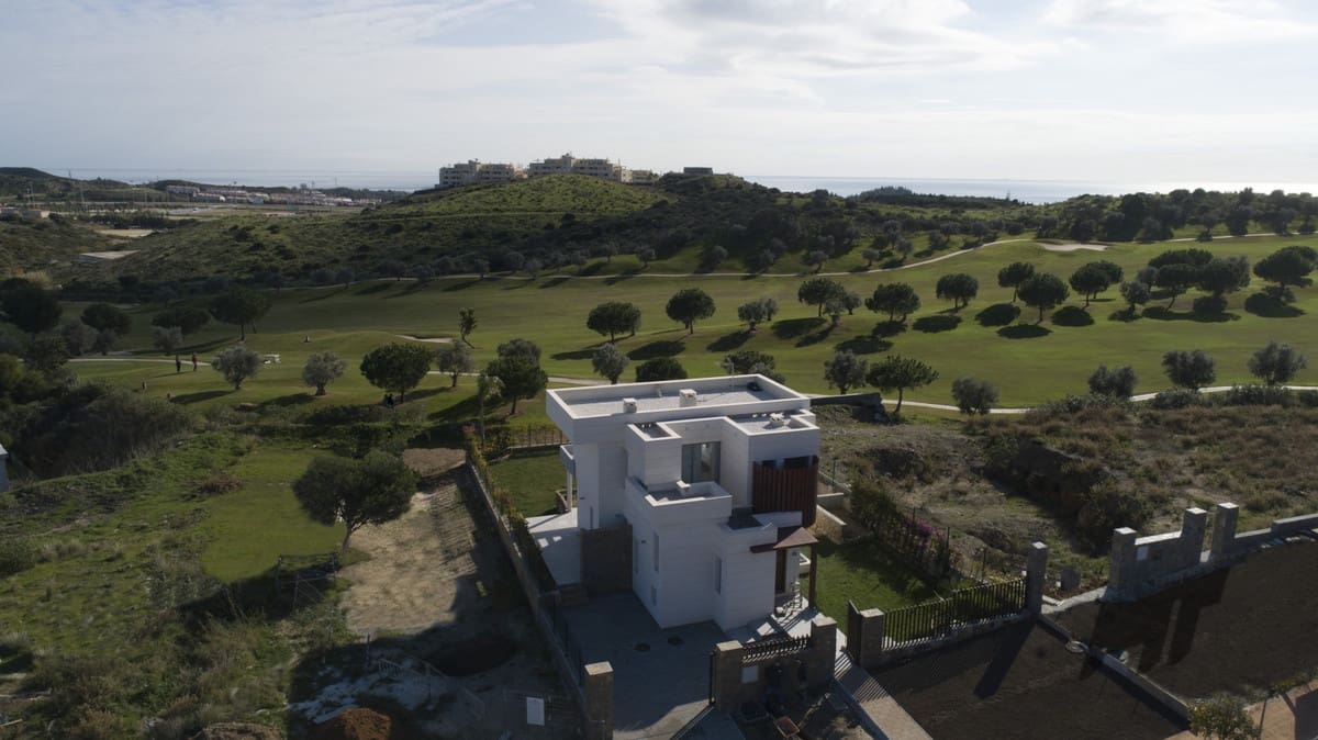 3 bedroom Villa for sale in Mijas Costa - € 1,125,000 (Ref: 7944320)