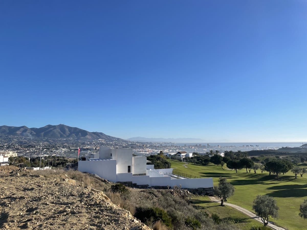 3 bedroom Villa for sale in Mijas Costa - € 1,125,000 (Ref: 7944320)