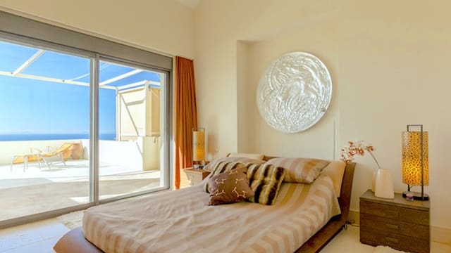 3 makuuhuone Huoneisto myytävänä paikassa Los Monteros, Marbella - 1 290 000 € (Ref: 7950868)