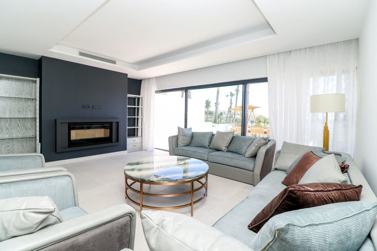 3 bedroom Townhouse for sale in Estepona - € 2,500,000 (Ref: 7959825)