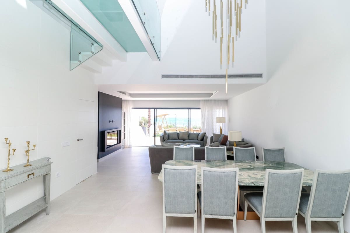 3 bedroom Townhouse for sale in Estepona - € 2,500,000 (Ref: 7959825)