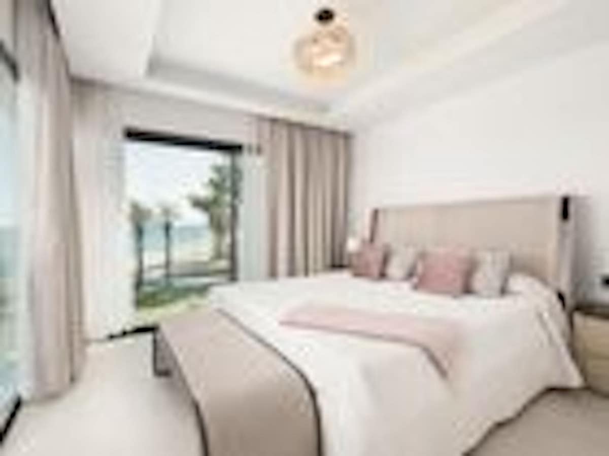 3 sypialnia Dom na sprzedaż w Estepona z garażem - 3 450 000 € (Ref: 7959828)