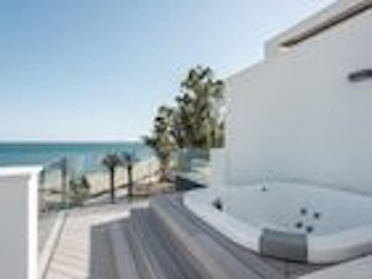 3 soveværelse Byhus til salg i Estepona med garage - € 3.450.000 (Ref: 7959828)