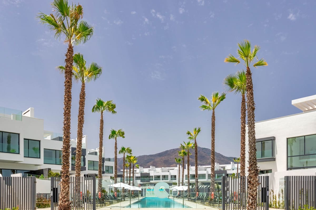 3 soveværelse Byhus til salg i Estepona med garage - € 3.450.000 (Ref: 7959828)